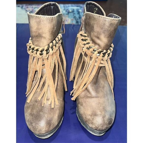 Sbicca Vintage Fringe Boots - Picture 4 of 7